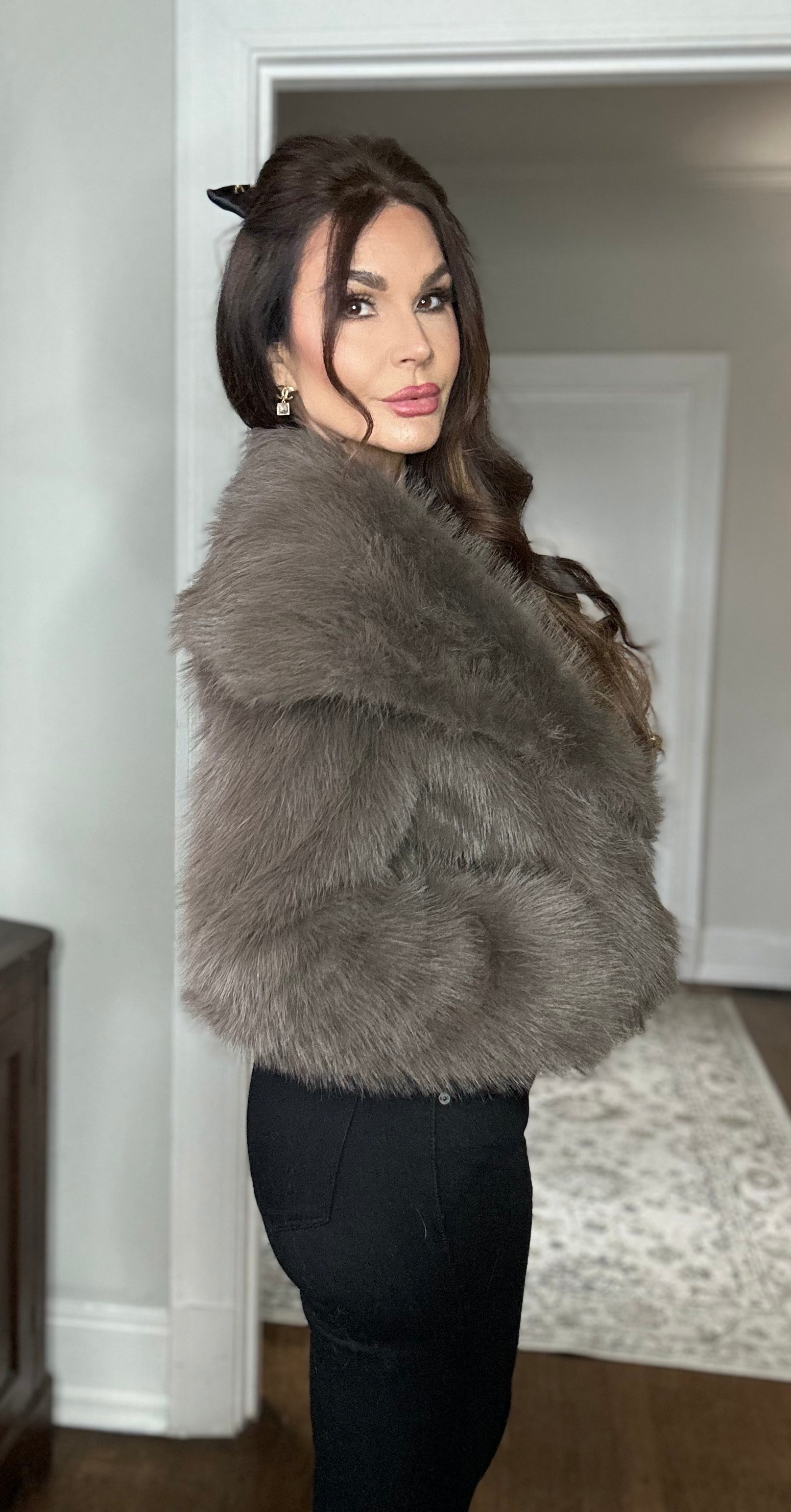 Amber gray fur 2 clasp waist coat