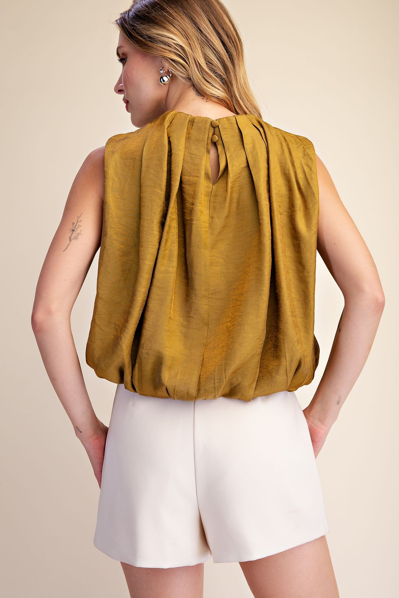 Pamela Sleeveless Pleated Balloon Top With Pockets