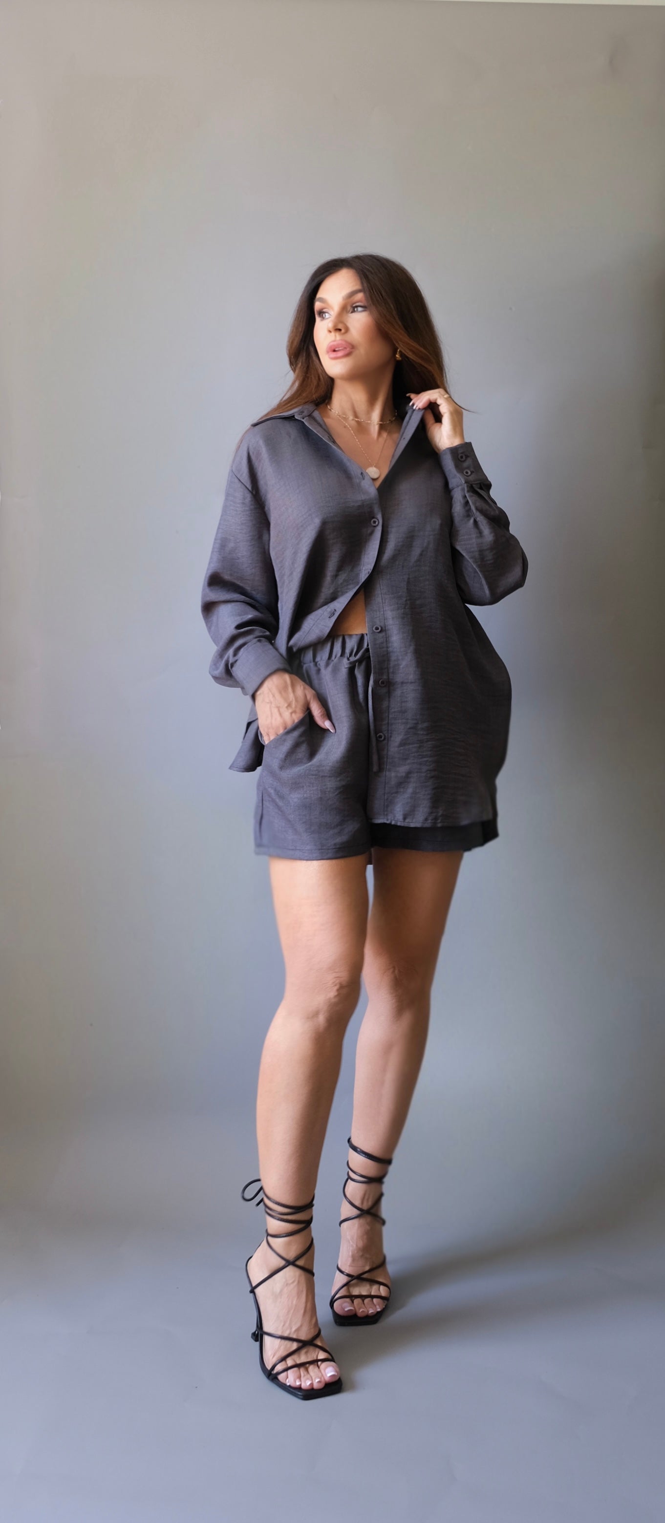 Carolina black linen drawstring short