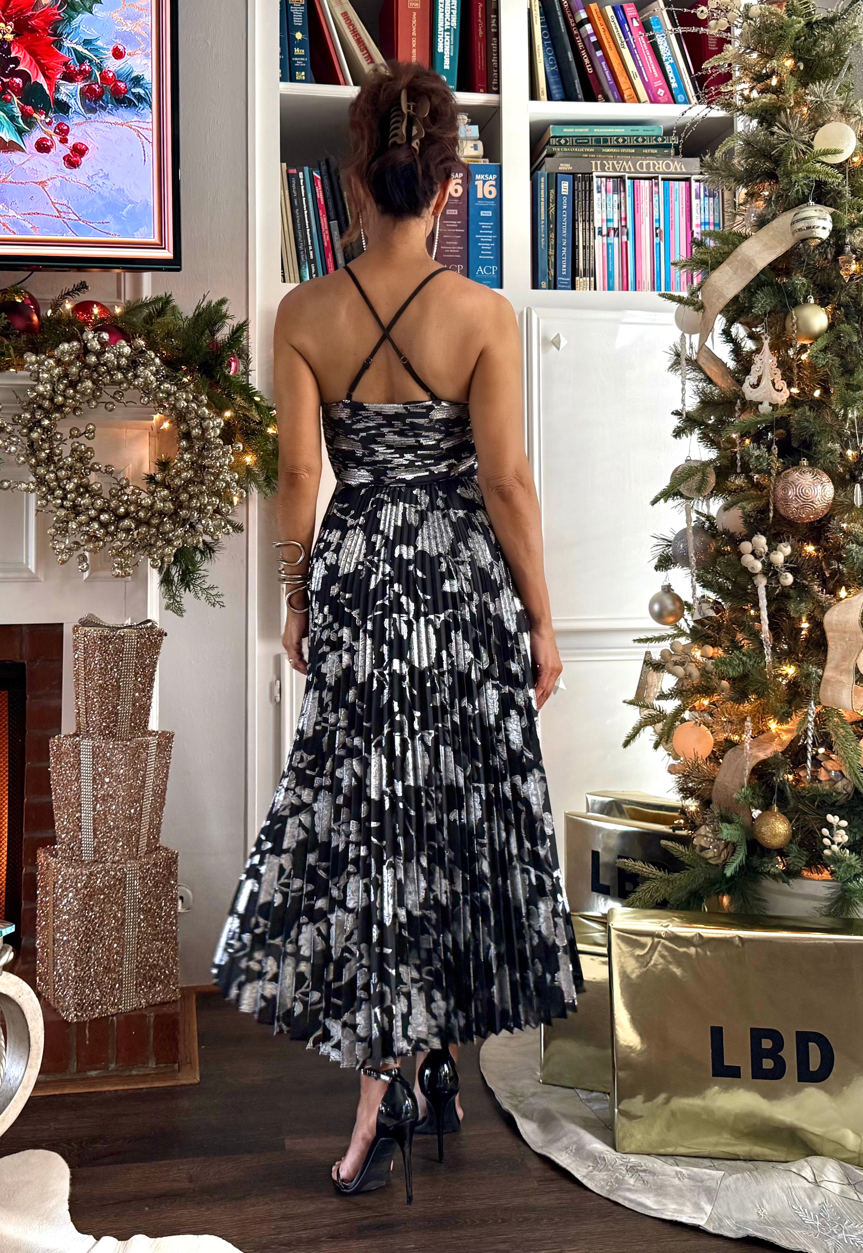 Saoirse black and silver pleated flare midi