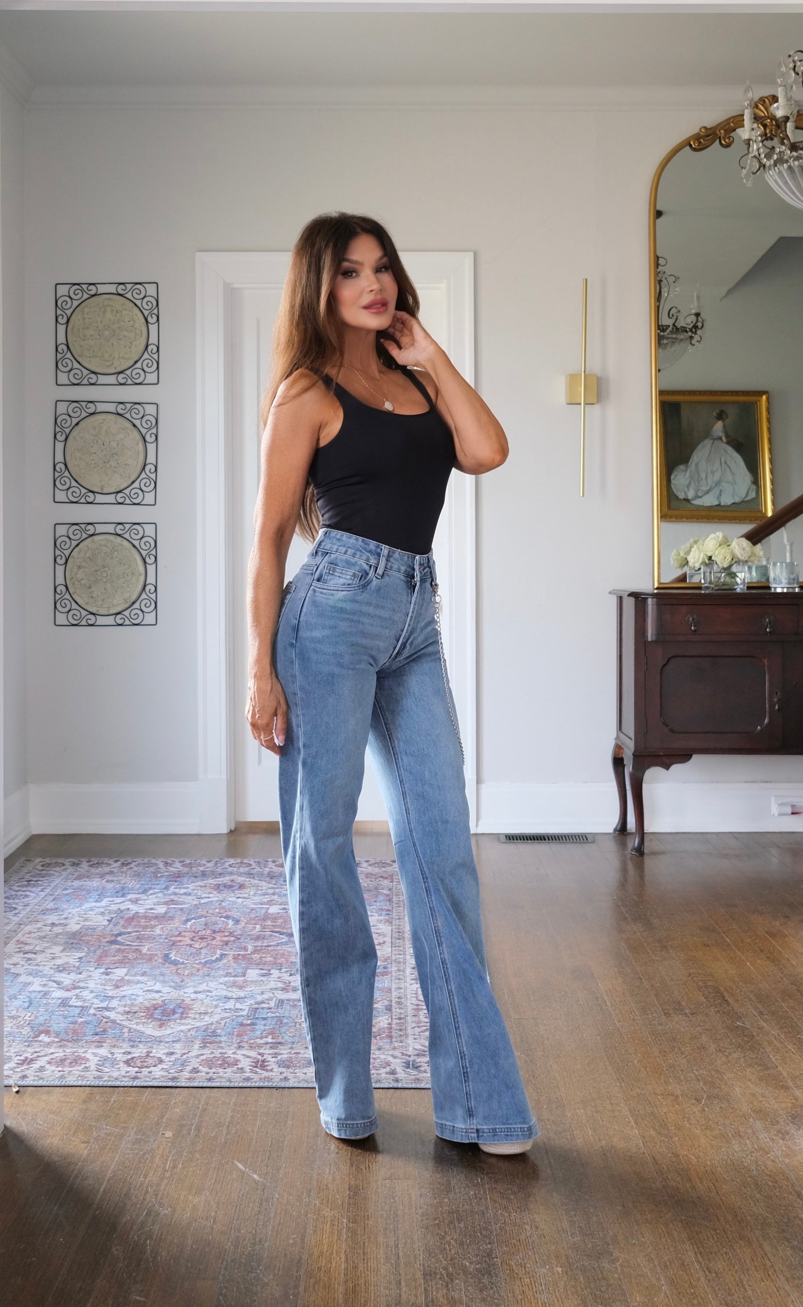 Isabel medium wash chain straight leg jean