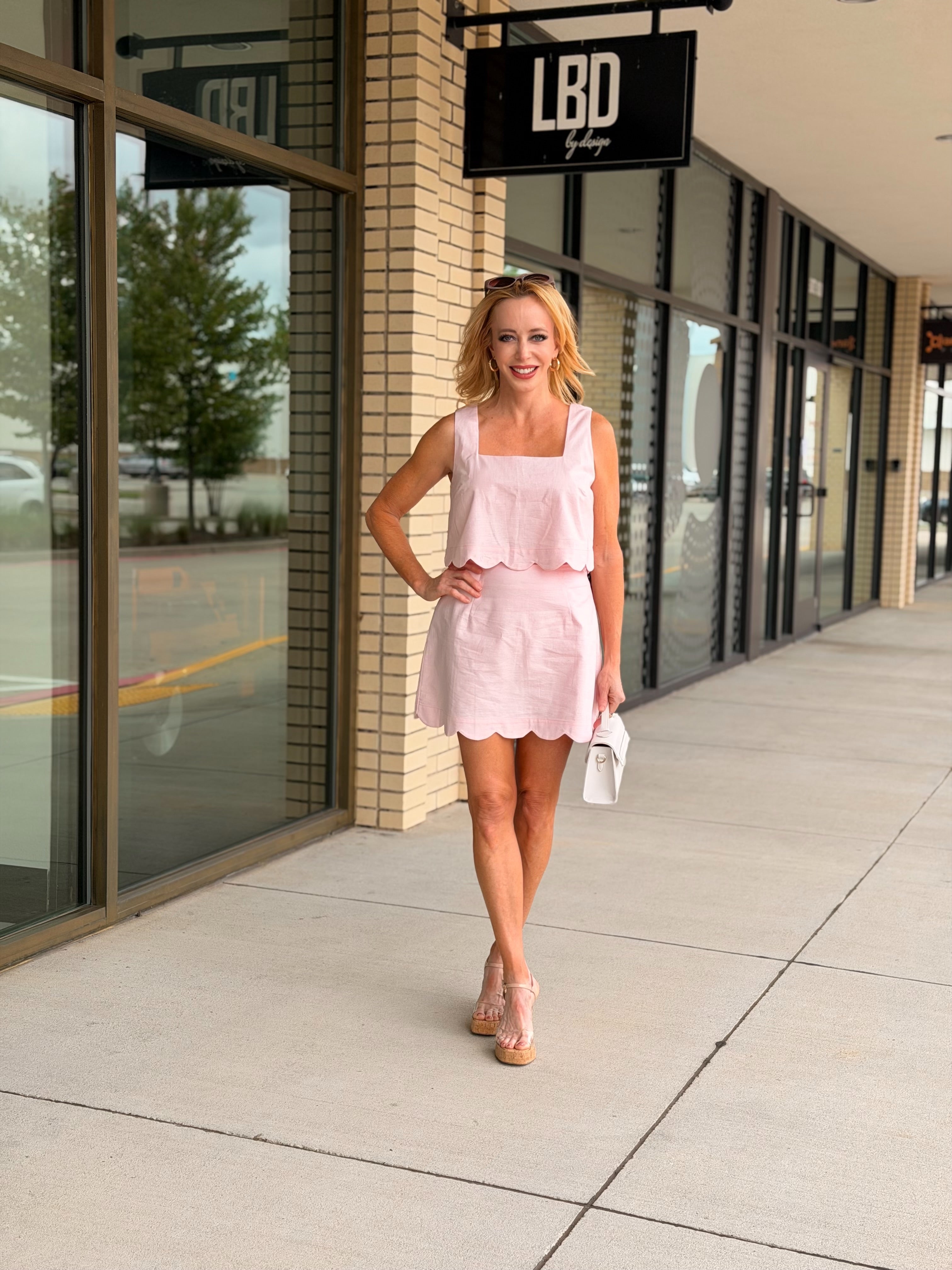 Daisy pink linen scalloped hem crop top
