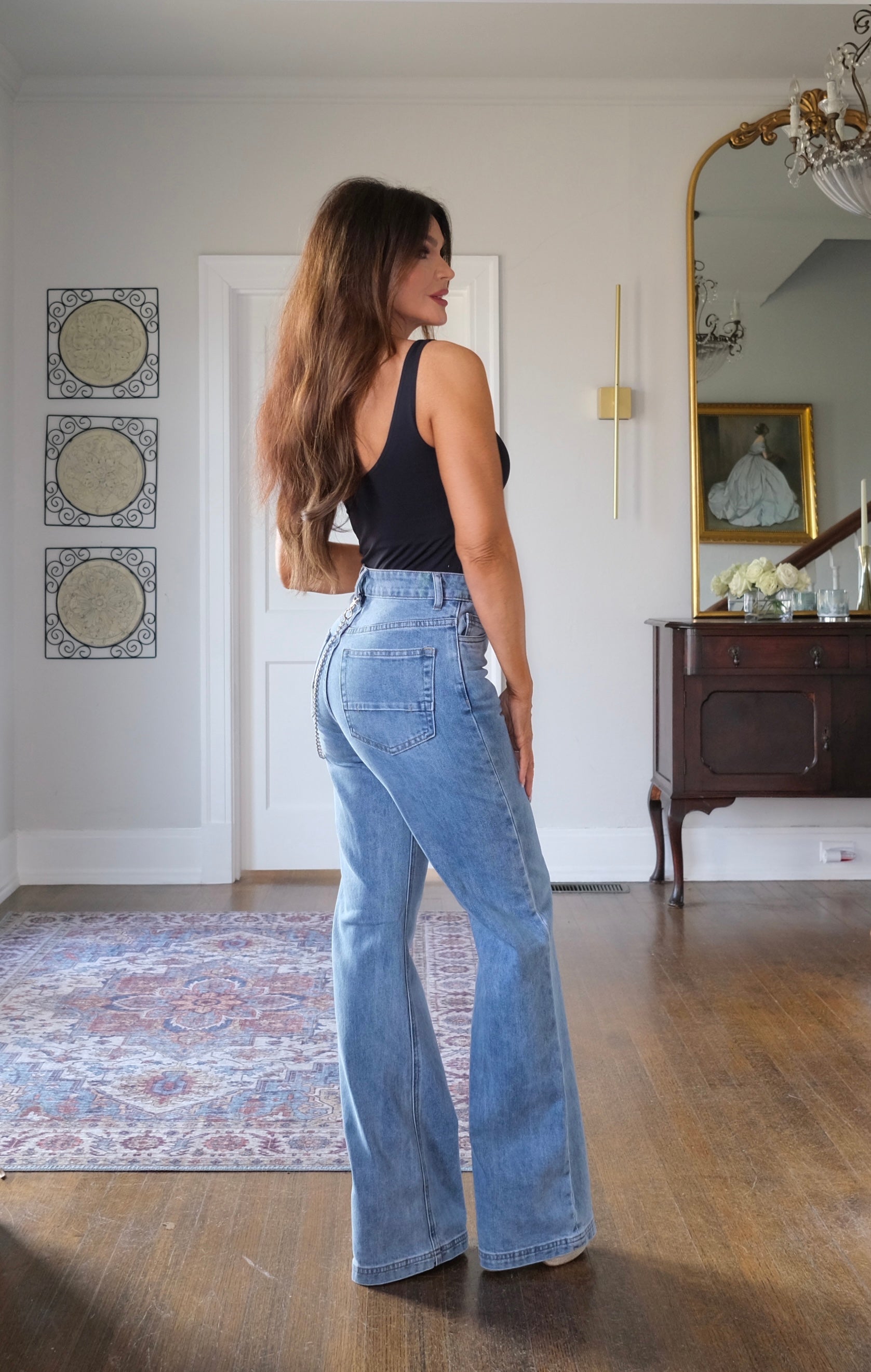 Isabel medium wash chain straight leg jean