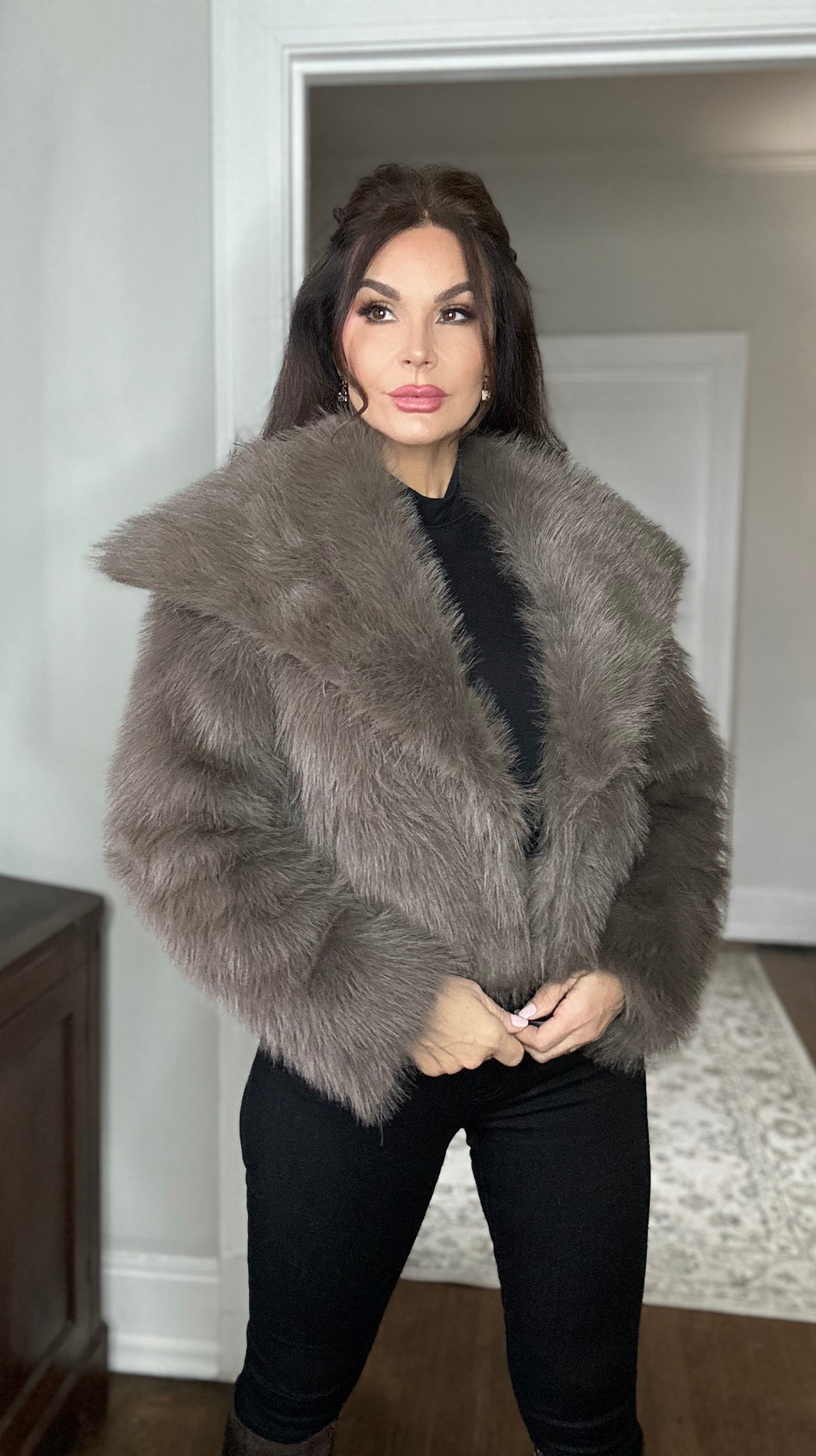 Amber gray fur 2 clasp waist coat