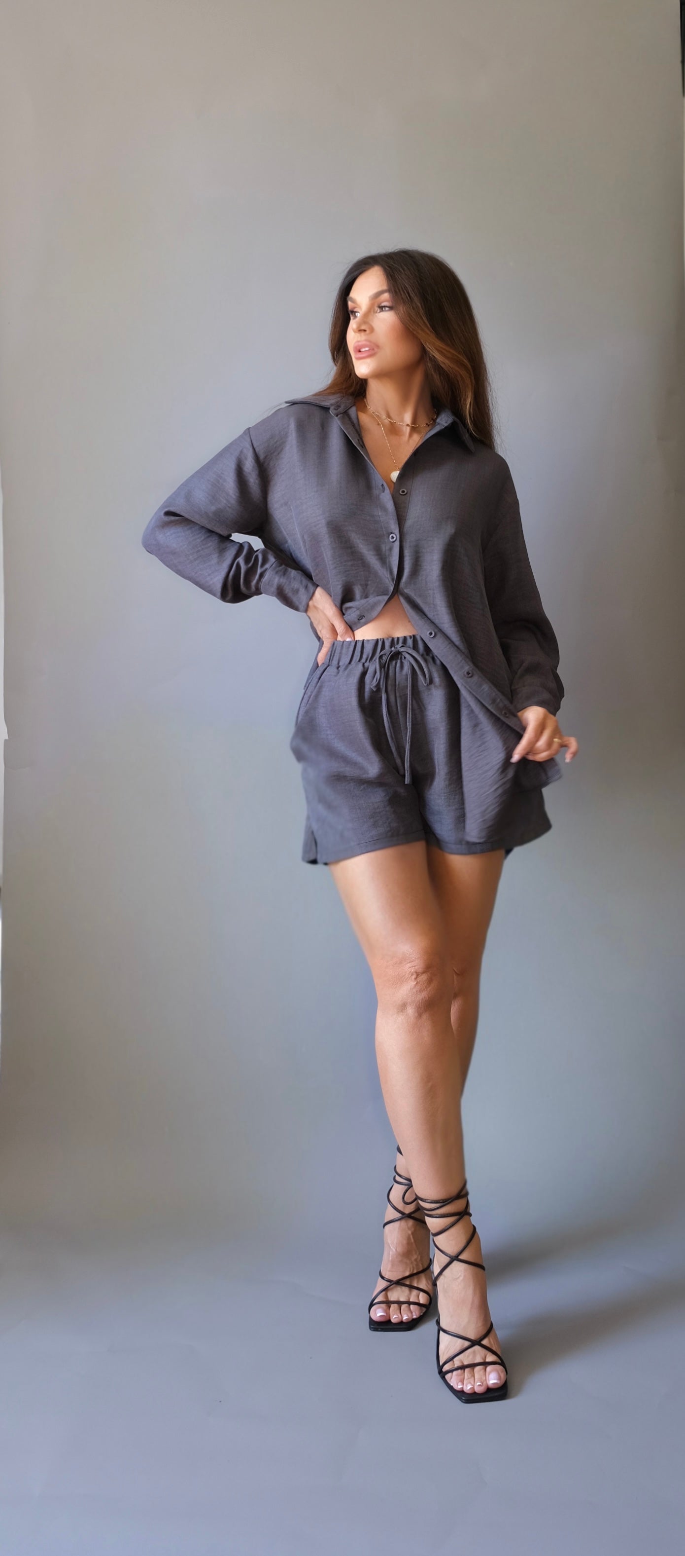 Carolina black linen drawstring short