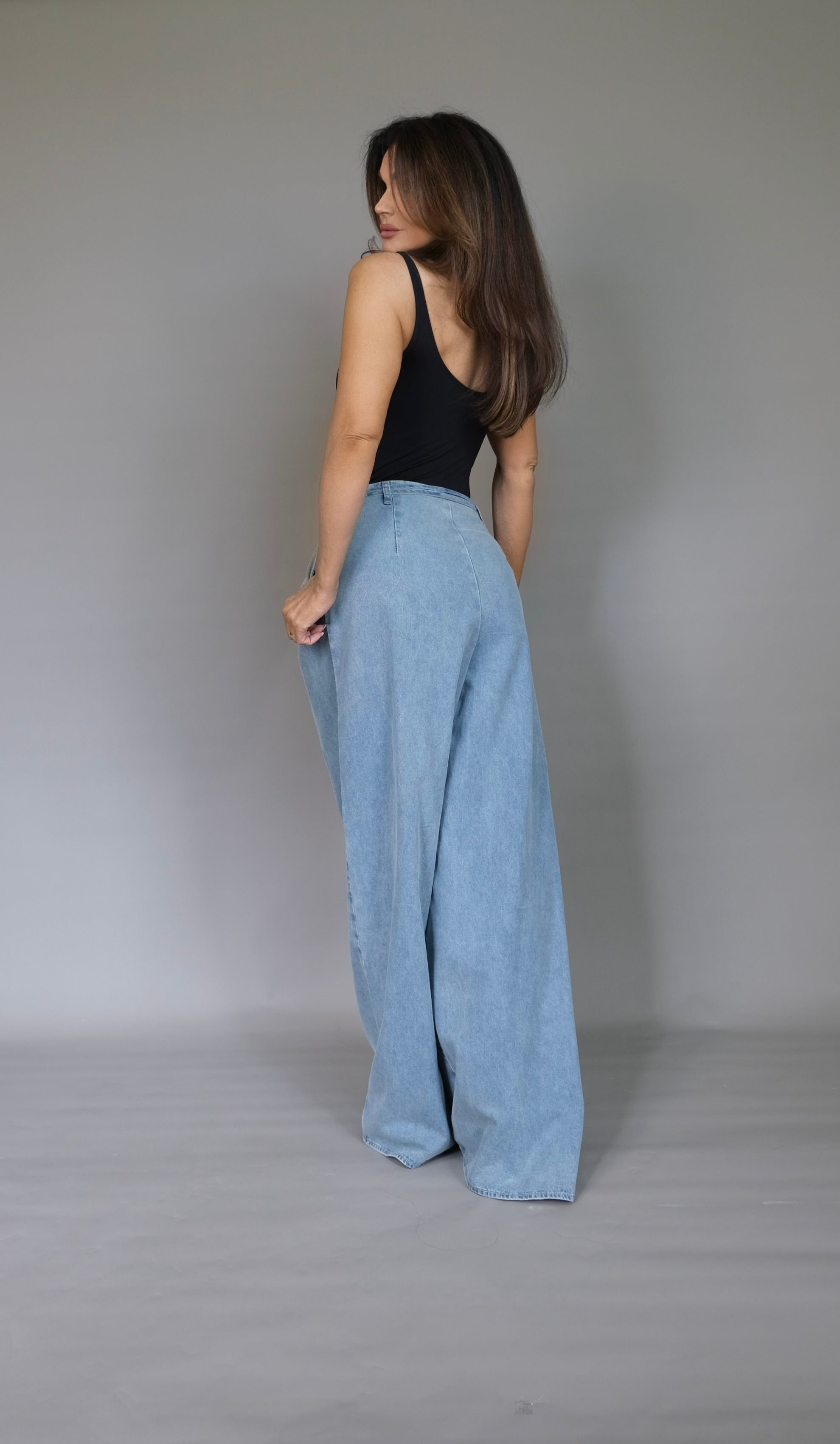 Mindi medium wash ultra wide leg pleated trouser