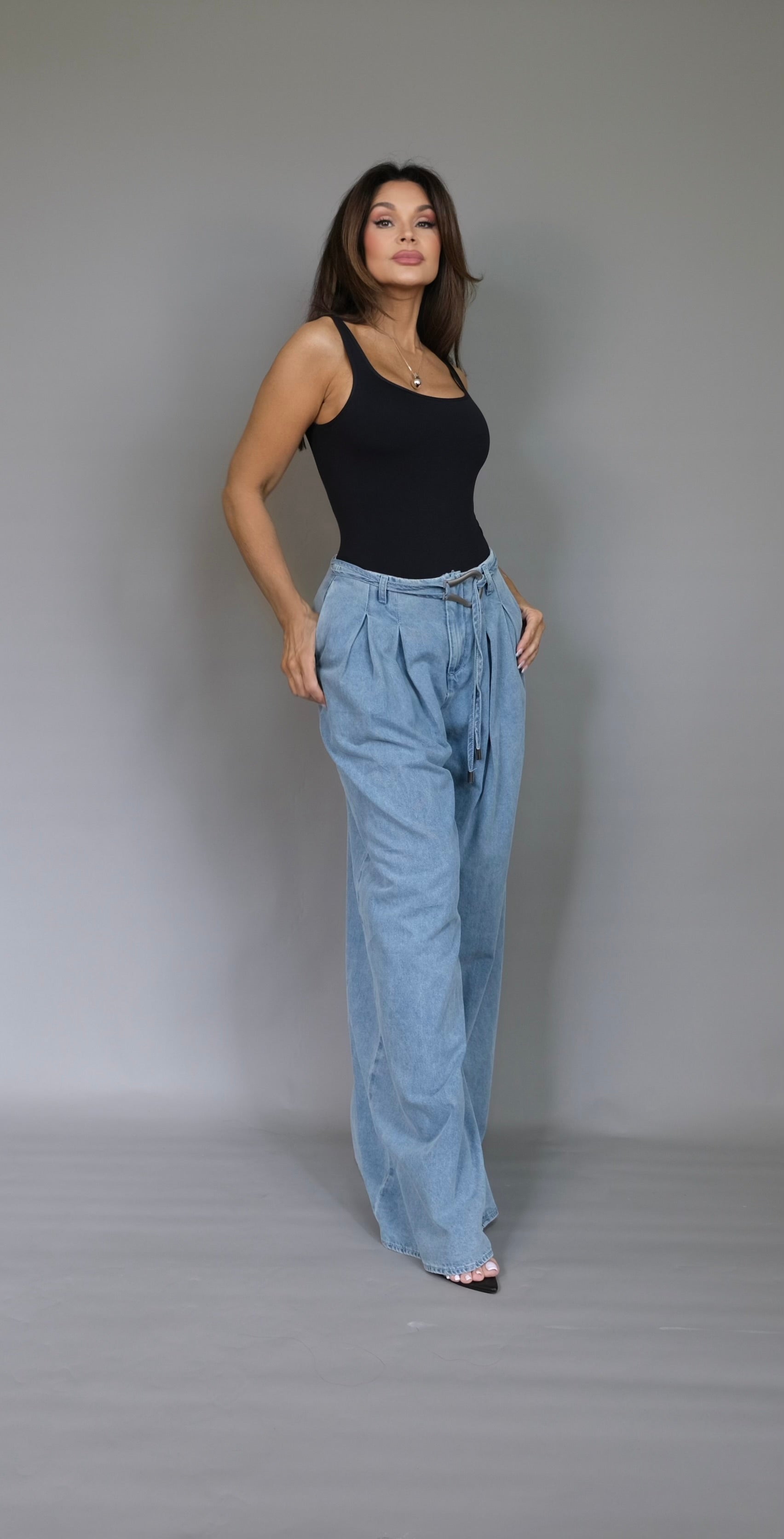 Mindi medium wash ultra wide leg pleated trouser
