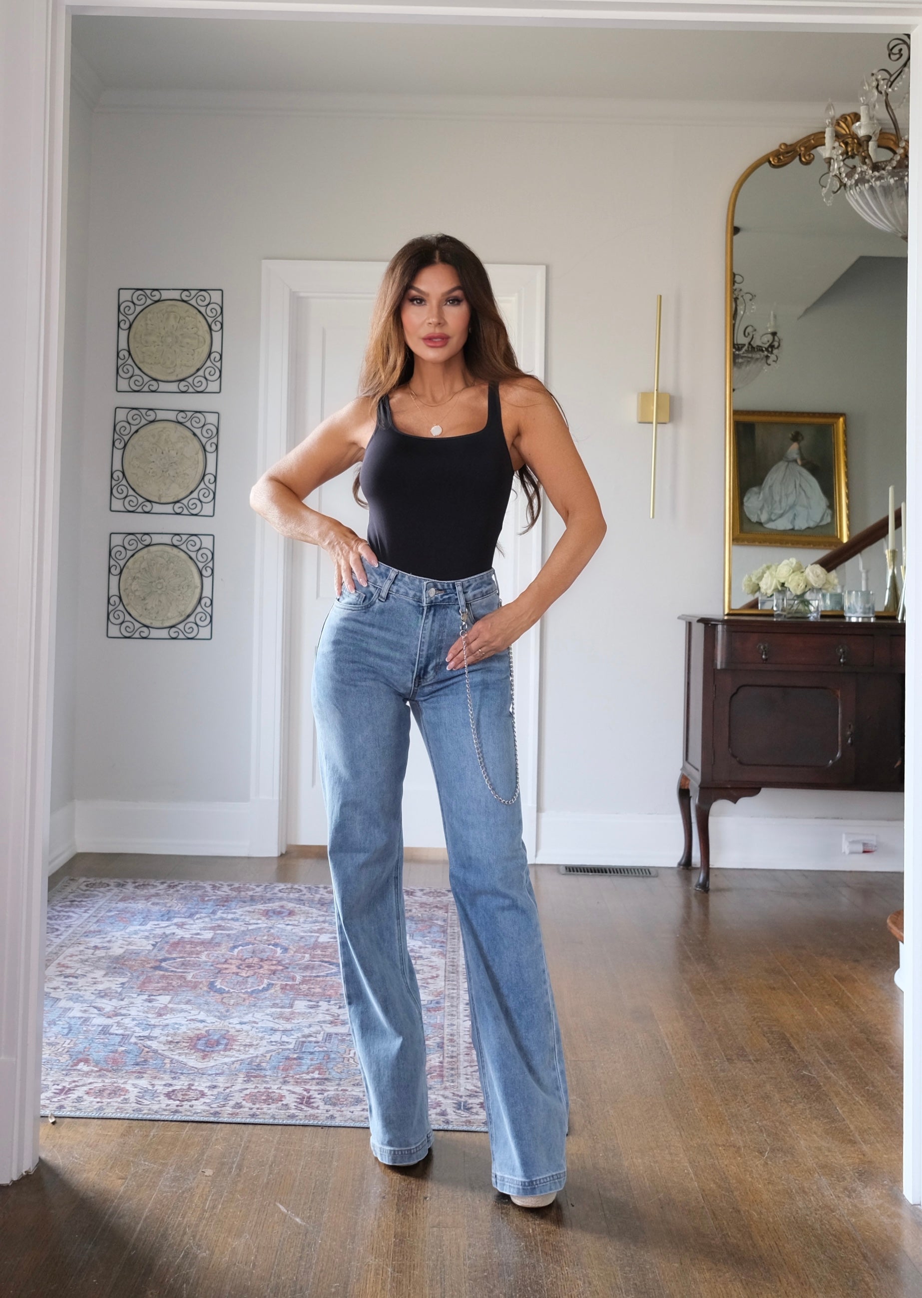 Isabel medium wash chain straight leg jean