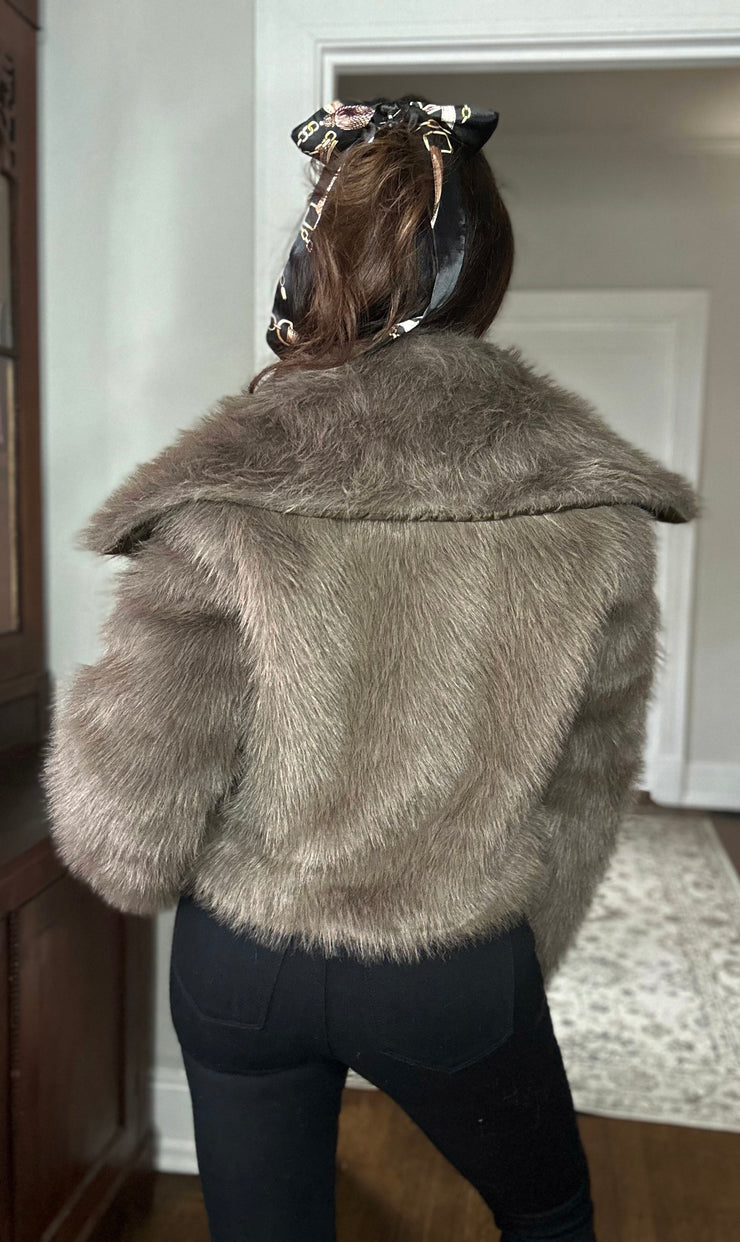 Amber gray fur 2 clasp waist coat
