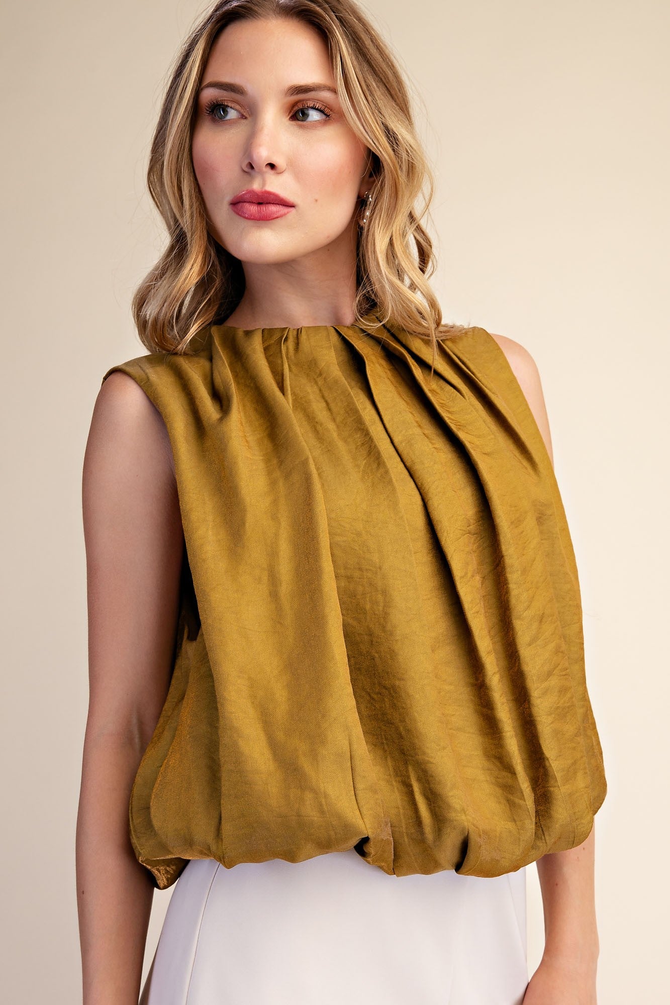 Pamela Sleeveless Pleated Balloon Top With Pockets