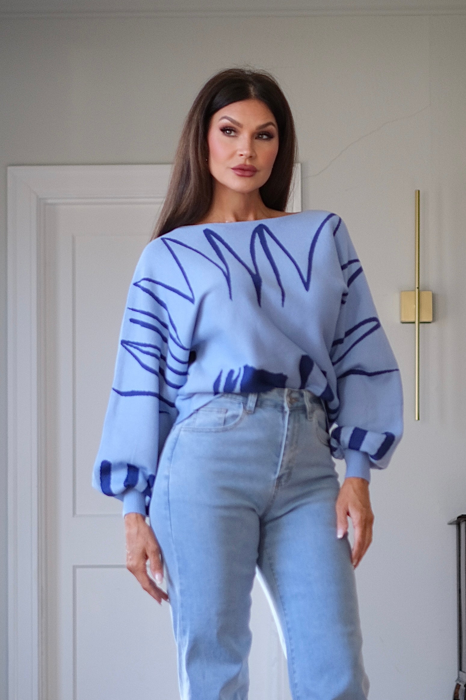 Charlie blue abstract graphic ballon  sweater