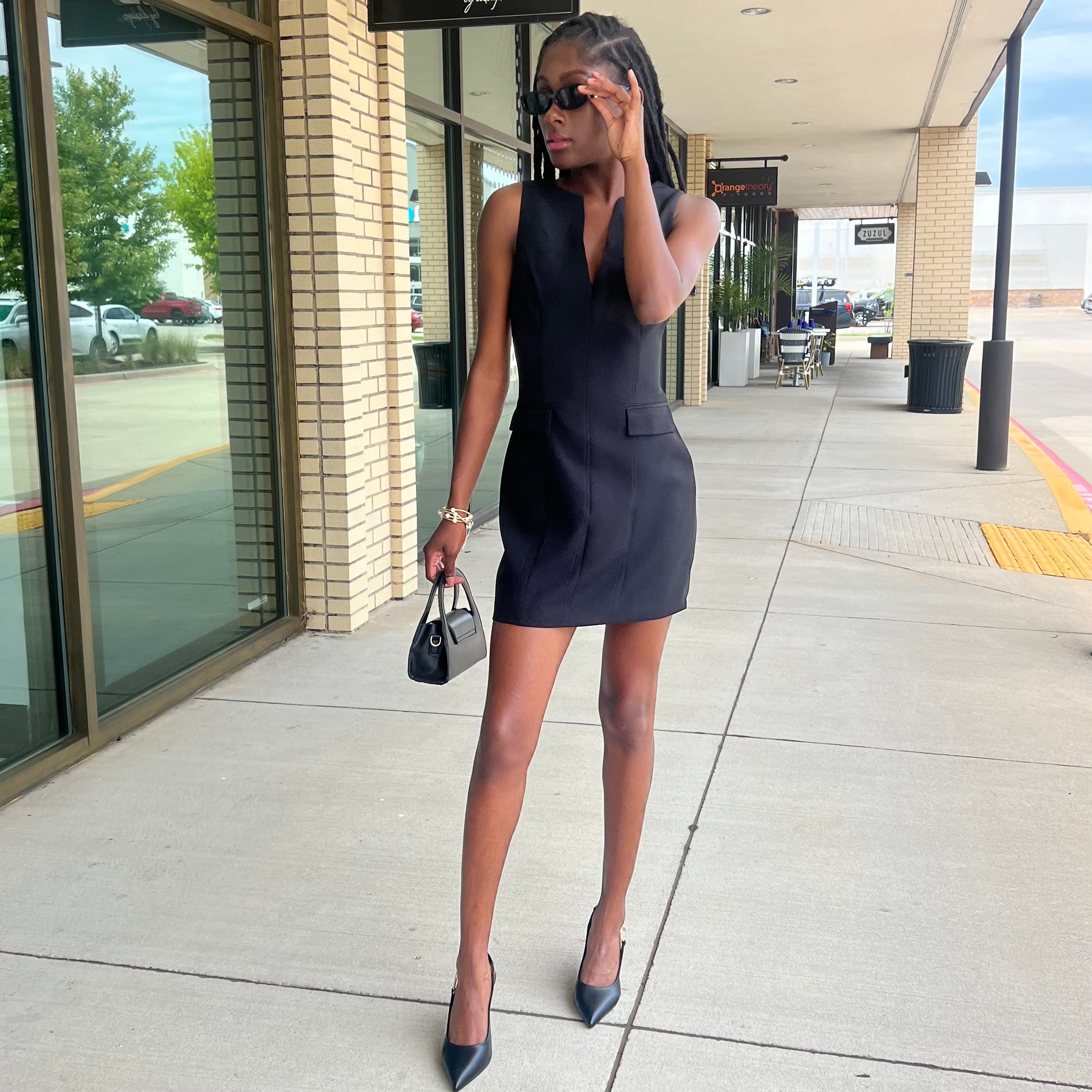 Lila Black Sleeveless V Neck Sheath Dress