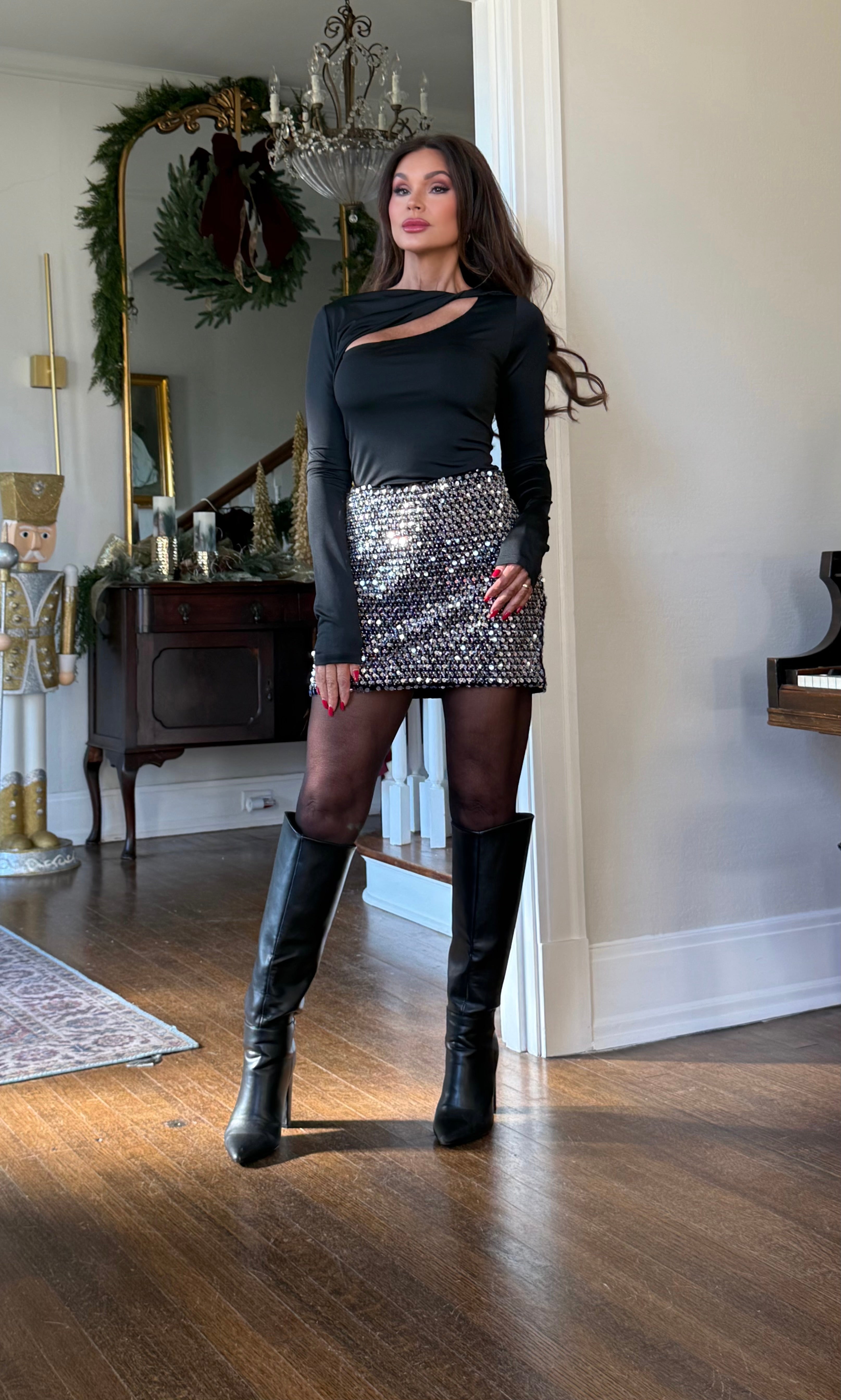 Natalia Black Floral Sequins Velvet Mini Skirt