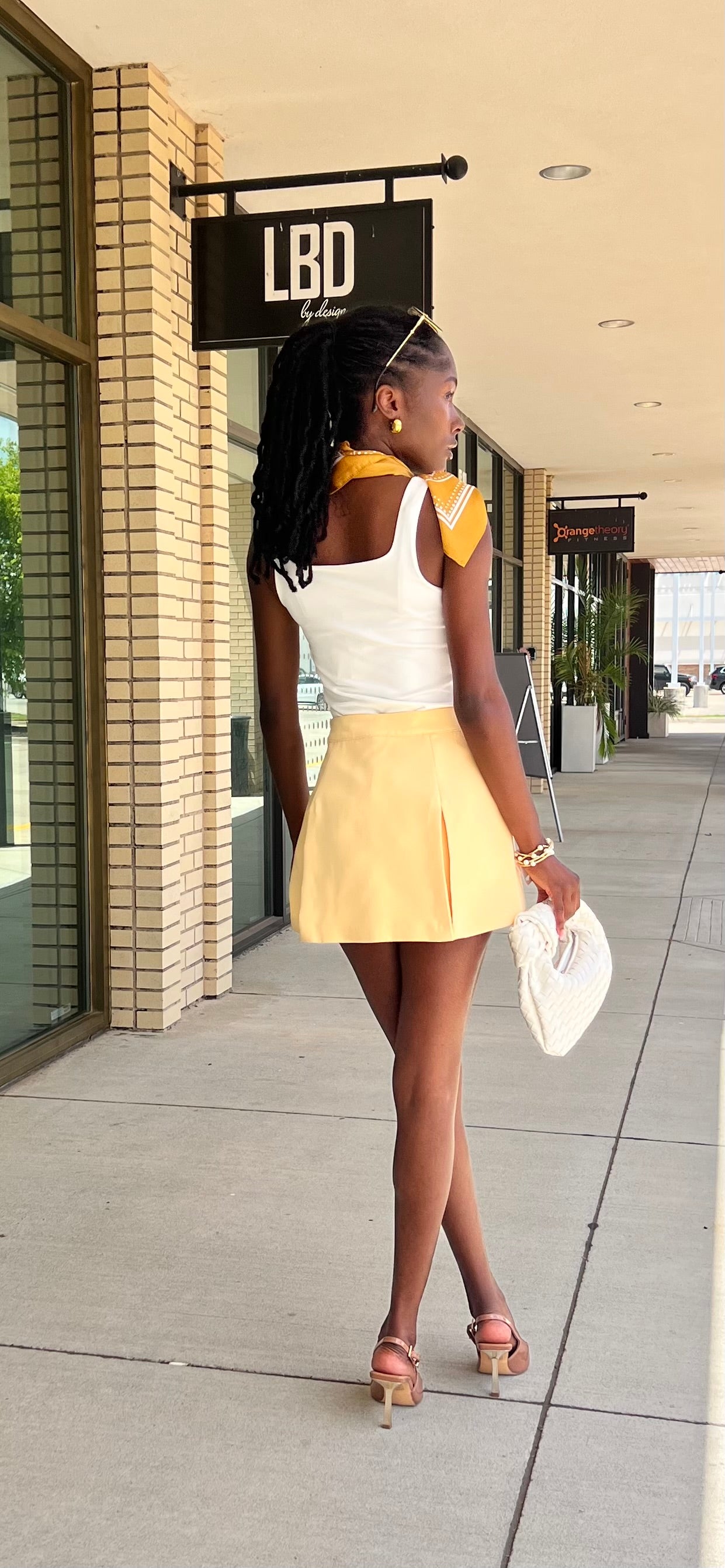 Bonnie butter yellow single pleat skort