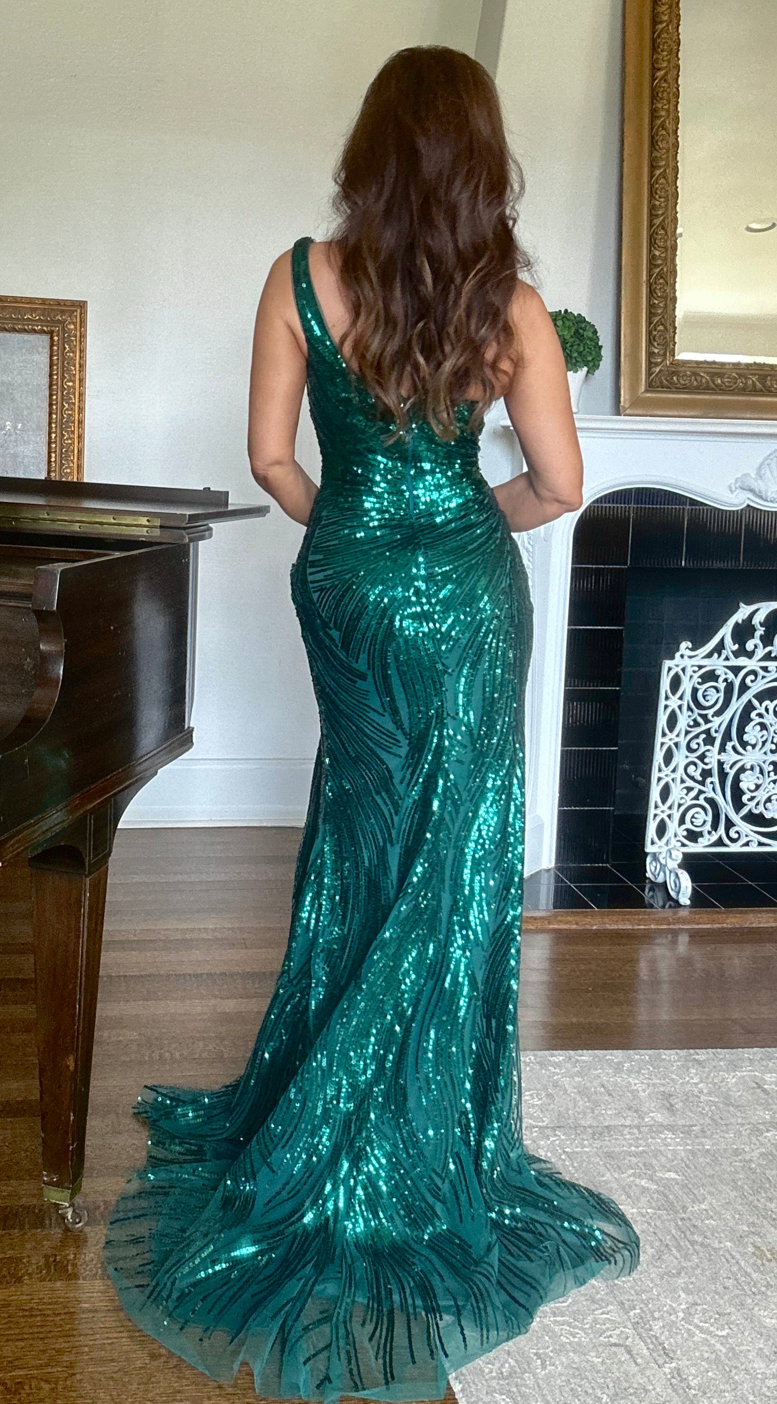 Emmy emerald green one shoulder sequin gown w/ slit