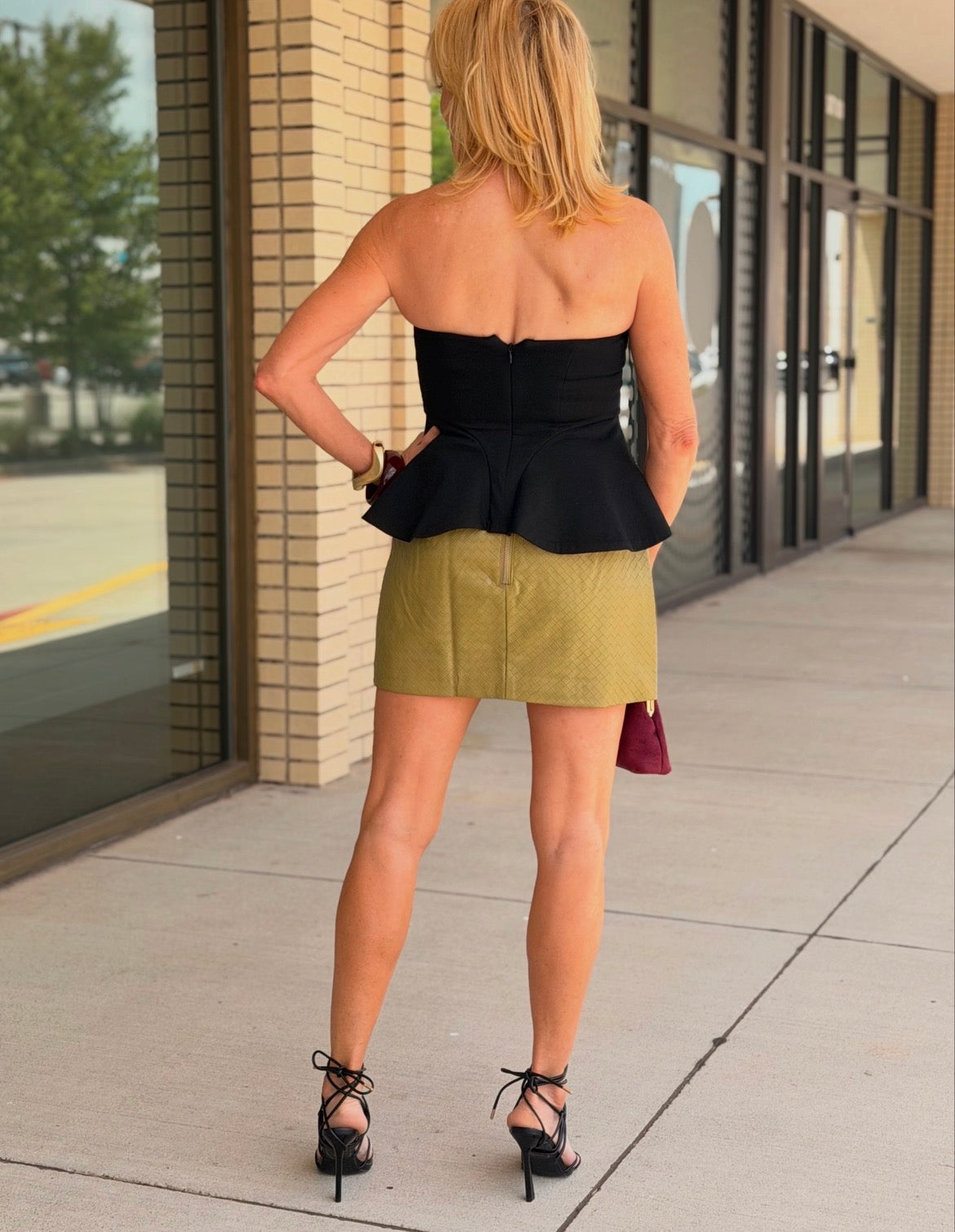 Giada Black Fitted Peplum Strapless Top